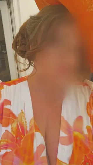 Daniela, 32