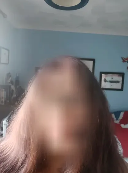 Elisa, 24