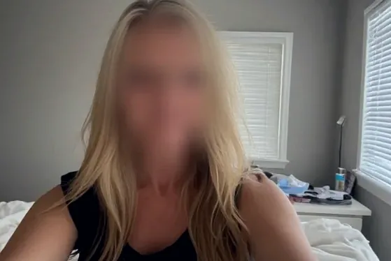 Manuela, 36