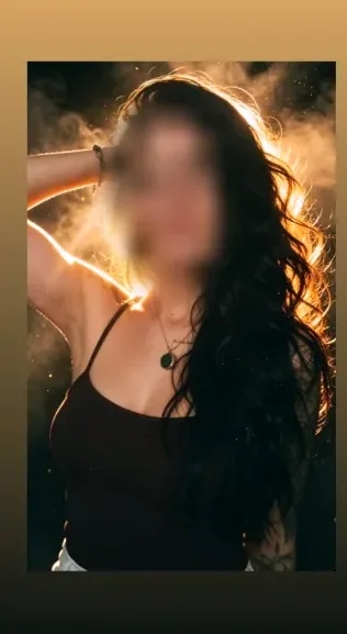 Sophie, 37